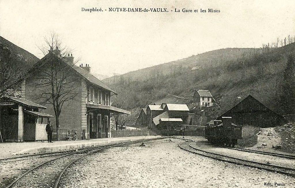 Ancienne gare à vapeur de Notre-Dame-de-Vaulx, témoin du passé ferroviaire et minier de la Matheysine